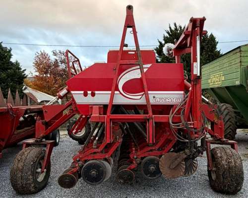 Sembradora Crucianelli Pionera de 31 a 20 cm