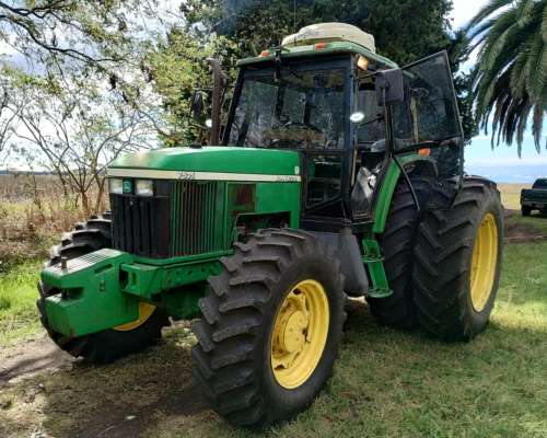 Tractor John Deere 7505 año 2004.