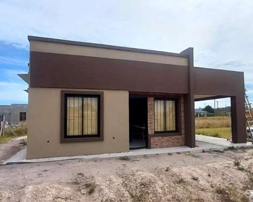 Oportunidad Casa a Terminar en Dos Terrenos / Miramar - B a