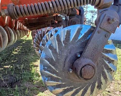 Sembradora Neumatica Bertini de 20 Lineas a 41 cm