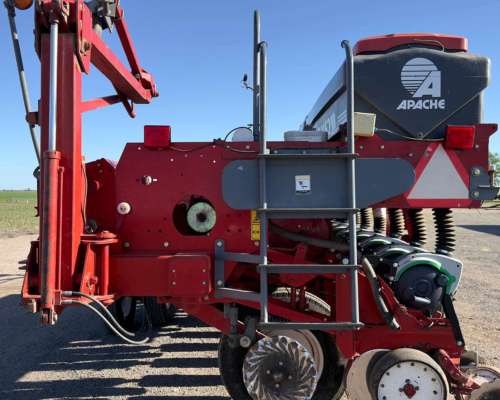 Sembradora Apache 6210 18 Surcos a 52,5 Neumatica