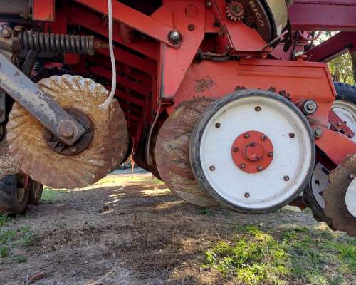 Sembradora Apache 7200 de 18 a 52 Doble Fertilización