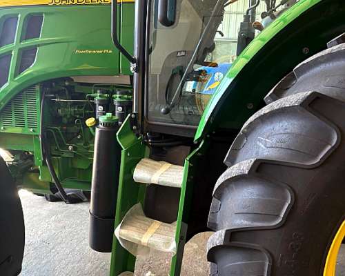 John Deere 6105e con 200 Hs