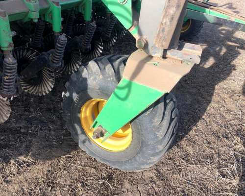 Sembradora Erca Serie VF 33 Lineas a 21 CM. con Monitor