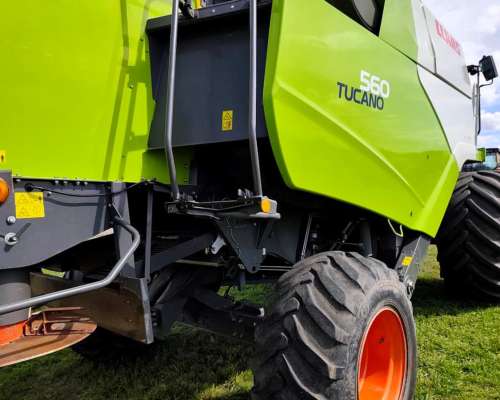 Claas Tucano 560, con Plat de 30pies