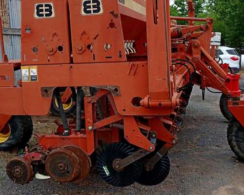 Sembradora Bertini 32000 de Granos Finos