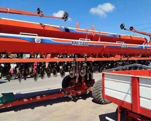 Sembradora Metar Elite Auto Tráiler 16 Líneas a 52 cm