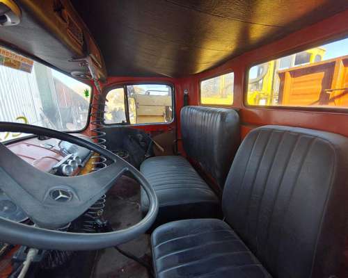 Camion Volcador Mercedez Benz 1114 LT con Caja 1975