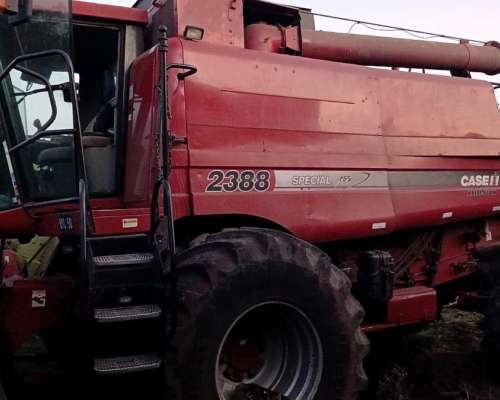 Vendo Cosechadora Case 2388 Modelo 2010