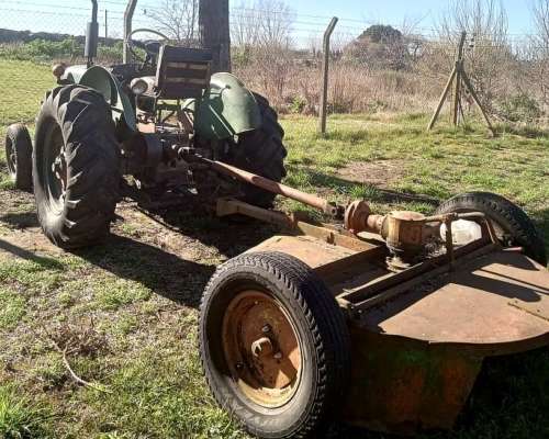 Tractor con Desma Lezadora