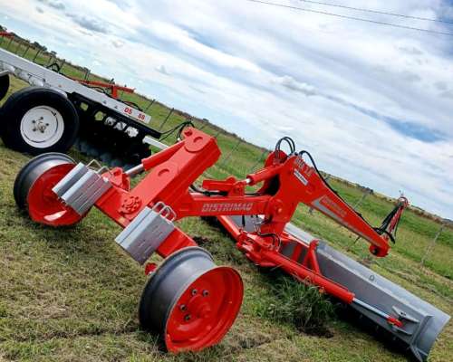 Niveladora de Arrastre D.n.a. 3.6 Distrimaq