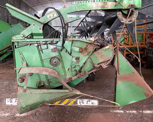Plataforma John Deere 323