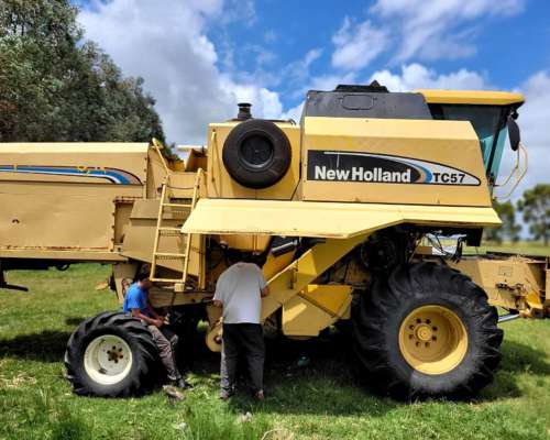 Cosechadora New Holland TC 57