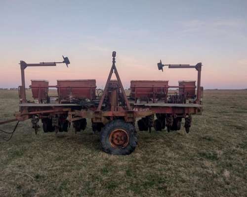 Sembradora Apache 6100 de 9 a 52