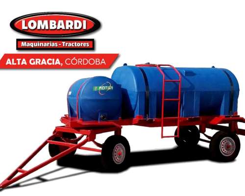 Acoplado con 2 Tanques Plásticos de 3.500 + 750 Litros