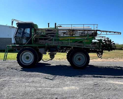 Pulverizador Metalfor 2800 con 25 Mts de Botalón