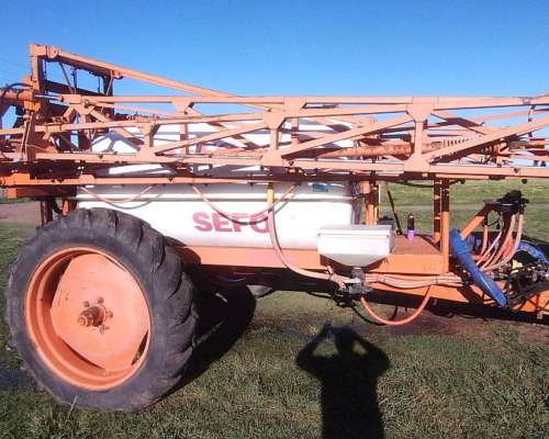 Pulverizador Marca Sefo de 22 Metros de Ancho de Labor