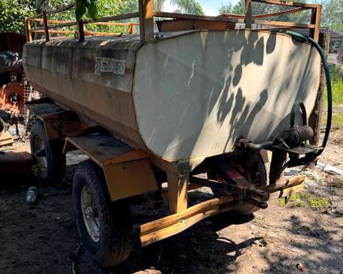 Acoplado Cisterna Mauro 3000 Litros en Tucumán