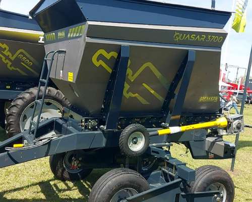 Fertilizadora de Arrastre 3700lt Quasar 3700 Bernardin