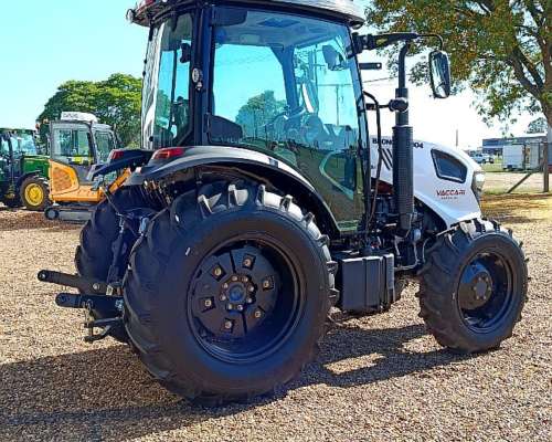 Tractor Bronco 80 HP C/cabina y AA