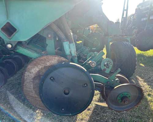 Sembradora Pierobon Monodisco con Alfalfero.buen Estado