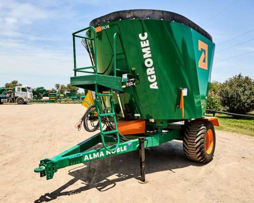 Mixer Vertical Distribuidor 14m3 Descarga Lateral Agromec