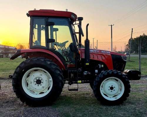 Tractor Agro Chery RK704 de 70 HP Chino Motor Perkins