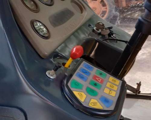 Tractor Pauny 250 a Doble Tracción