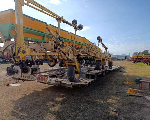 Fertilizadora Marca SR de 31 Líneas a 35.2 cm