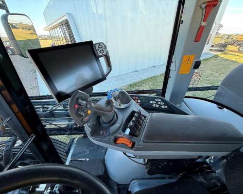 Valtra 535r Piloto y Estación Meteorológica