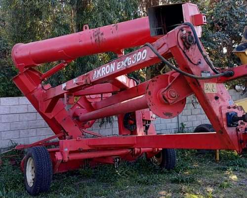 Extractora Marca Akron Modelo EXG 300 C/neumaticos (ex0111)