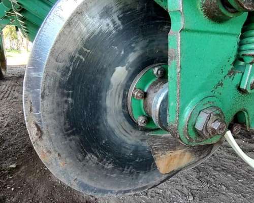 Sembradora Pierobon año 2013 de 30 Líneas a 21