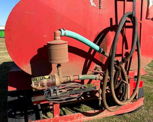 Cisterna de 5.000 Litros con Bomba