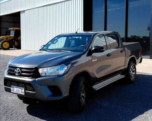Toyota Hilux DX 2.4 6ta 4X2