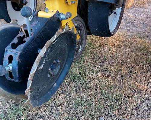 Ascanelli RS Mágnum 3000 . 14 Surcos a 70cm Fertilización