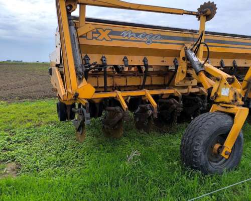 Sembradora Agrometal TX Mega de 13 a 52 Mecánica