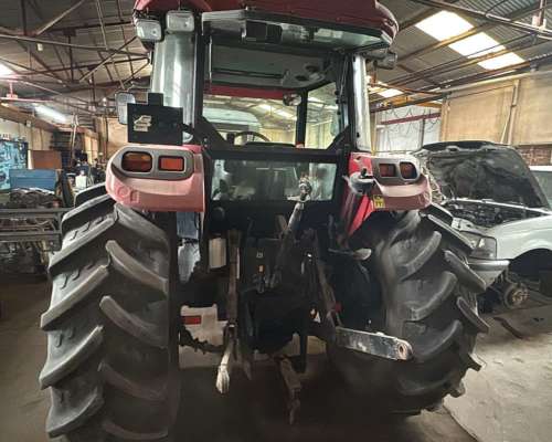 Case 120 DF con Cabina , Doble Tracción Tres Puntos Cabna