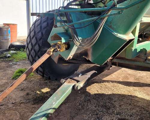 Tolva Autodescargable Ombu ATA 20 con Balanza y Lona
