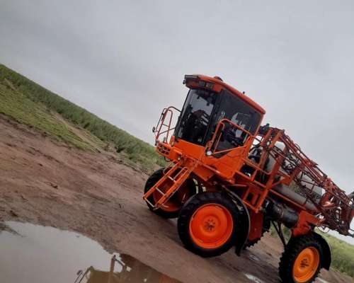 Pulverizadora Jacto 2500 Plus