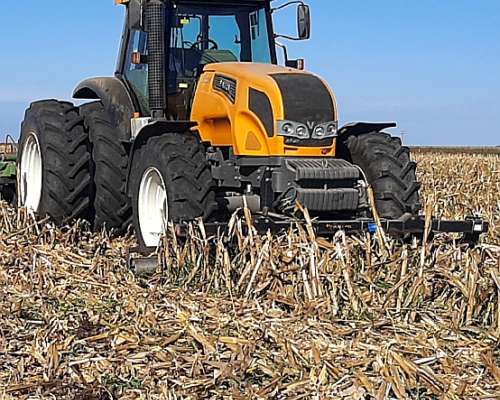 Vendo Tractor Valtra AR 220