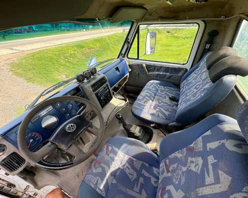 Volkswagen 17-210 Chasis Largo