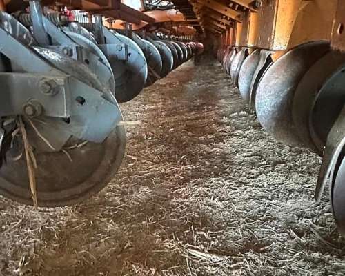 Sembradora Agrometal TX Mega 16/52 Neumatica Clic, Fertiliz.