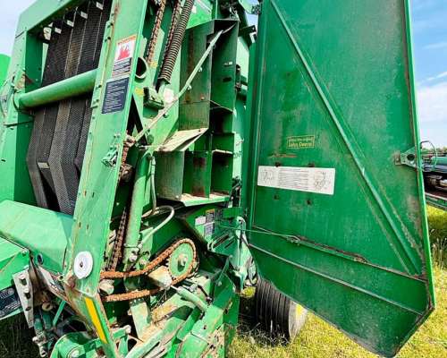 Rotoenfardadora John Deere 568 año 2011.