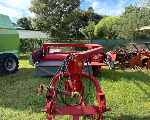 Segadora Kuhn 302 C/giro