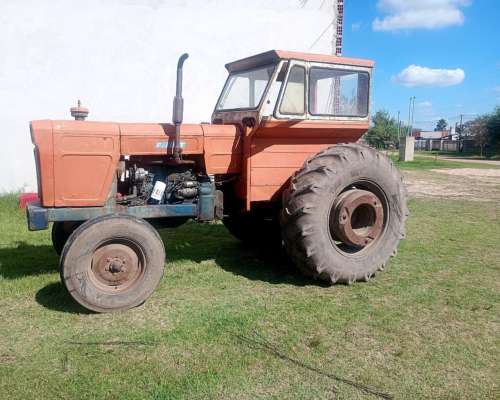 Tractor Fiat 700 e muy Buen Estado