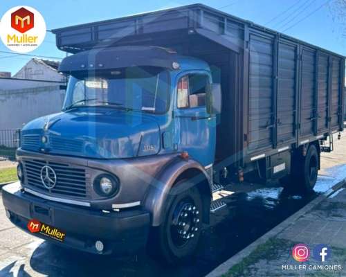 Mercedes Benz L 1114/48 Modelo 1978 con Carroceria