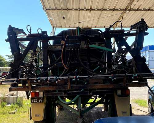 Pulverizadora Autopropulsada Caiman SP3225 - año 2011