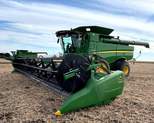 Cosechadora John Deere S670, año 2019