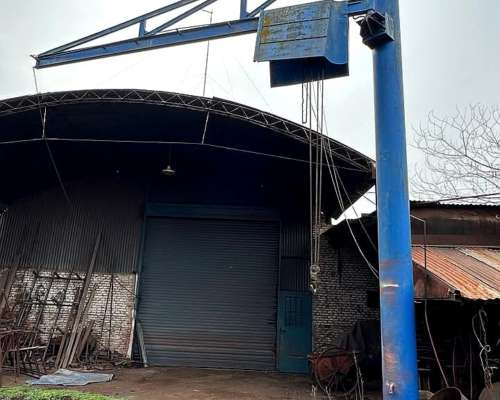 Vdo. Pluma de 7,5 MT. Radio de Giro de 6 y Aparejo de 3 TN.