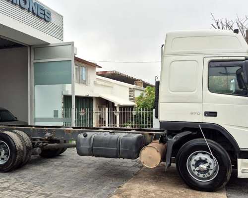 Camión Volvo 370 (2012)